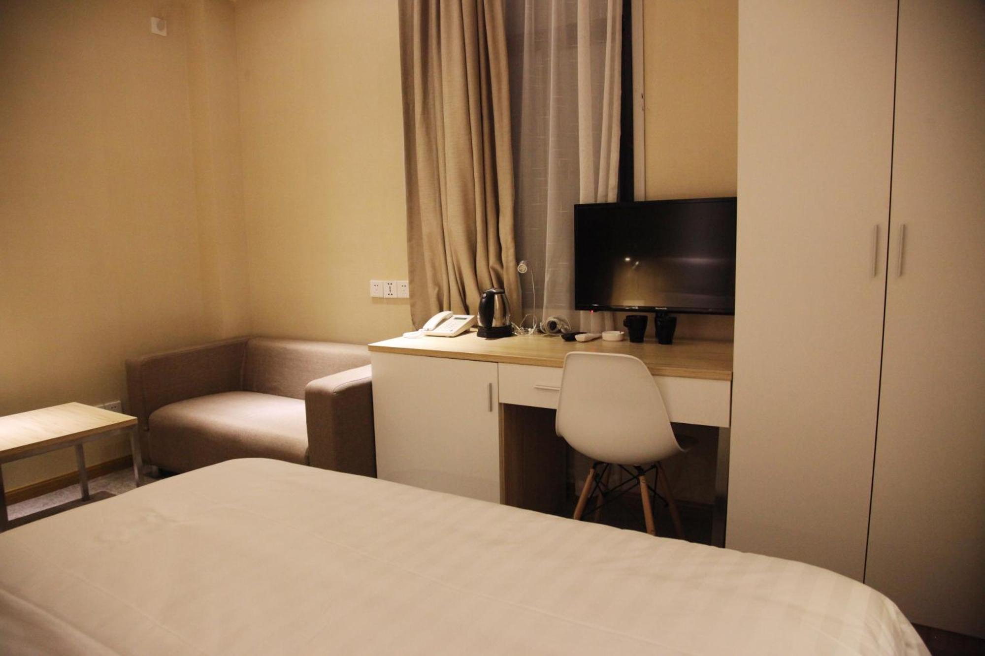 Hotel Fish East Nanjing Road