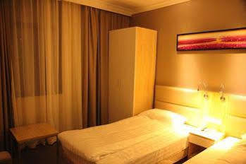 Hotel Fish East Nanjing Road